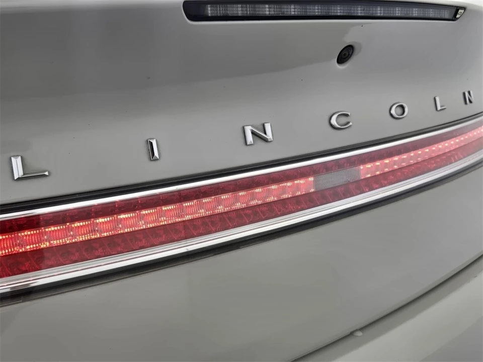 2020 Lincoln MKZ - Image 10 of 12