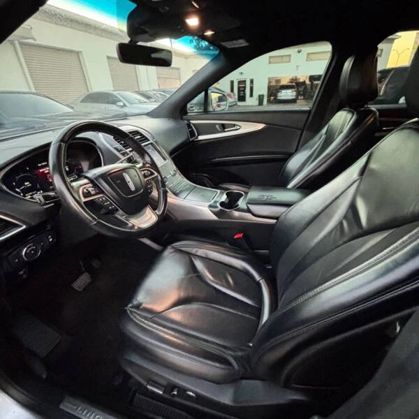 2020 Lincoln Nautilus - Image 9 of 18