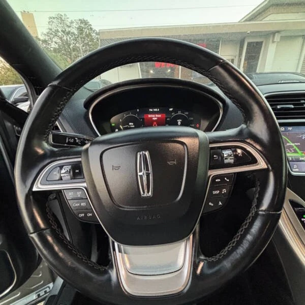 2020 Lincoln Nautilus - Image 16 of 18