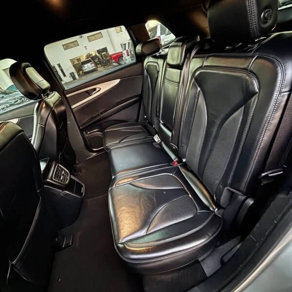 2020 Lincoln Nautilus - Image 13 of 18