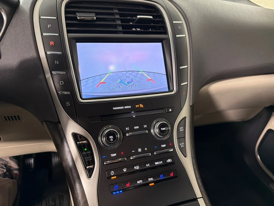 2020 Lincoln Nautilus - Image 17 of 21