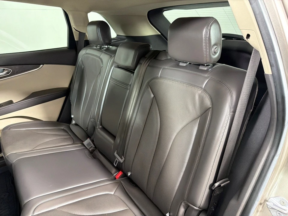 2020 Lincoln Nautilus - Image 20 of 21