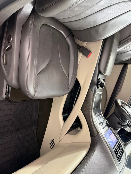 2020 Lincoln MKX - Image 24 of 27