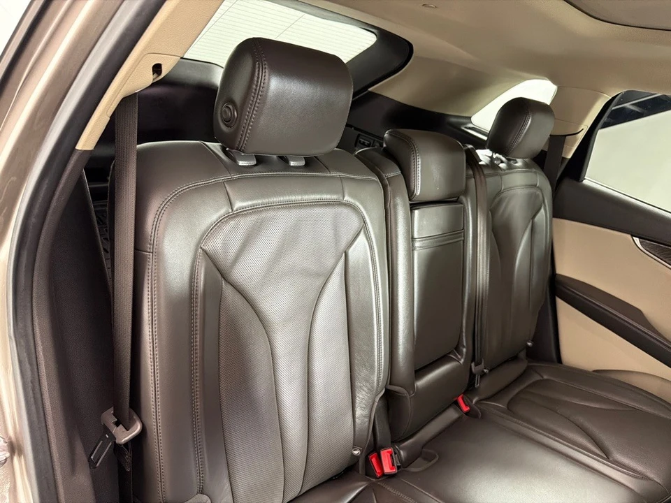 2020 Lincoln MKX - Image 23 of 27
