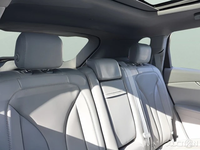 2020 Lincoln Nautilus - Image 21 of 24