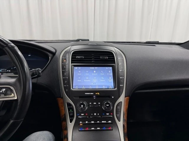 2020 Lincoln Nautilus - Image 18 of 30