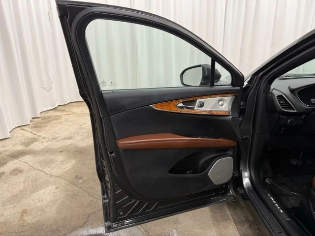 2020 Lincoln Nautilus - Image 15 of 30