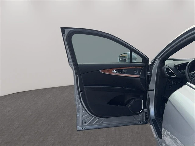 2020 Lincoln Nautilus - Image 11 of 12