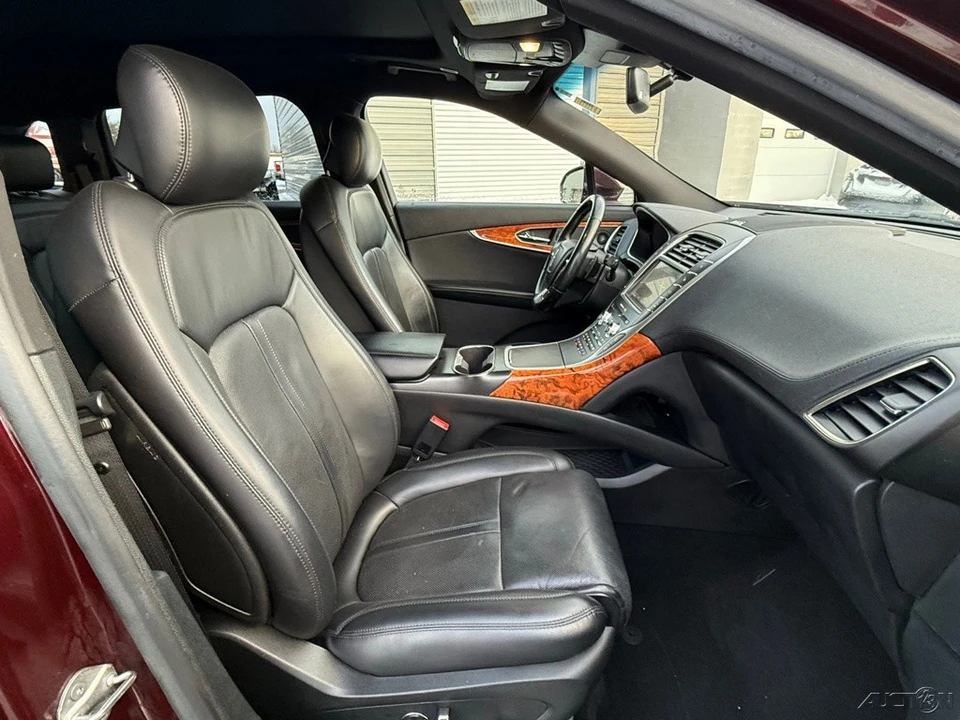 2020 Lincoln Nautilus - Image 17 of 21