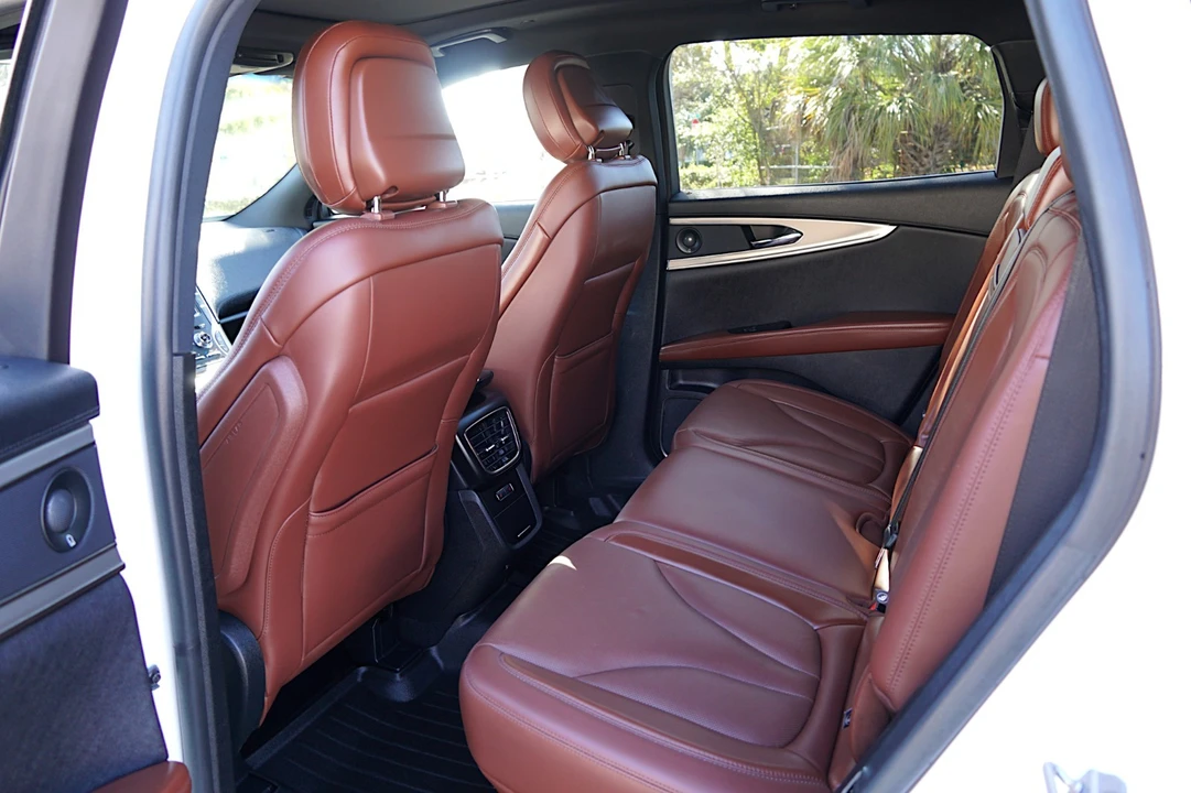 2020 Lincoln Nautilus - Image 20 of 21