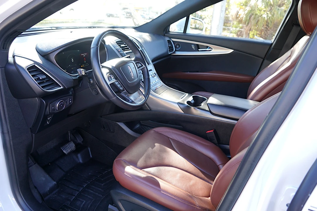 2020 Lincoln Nautilus - Image 17 of 21