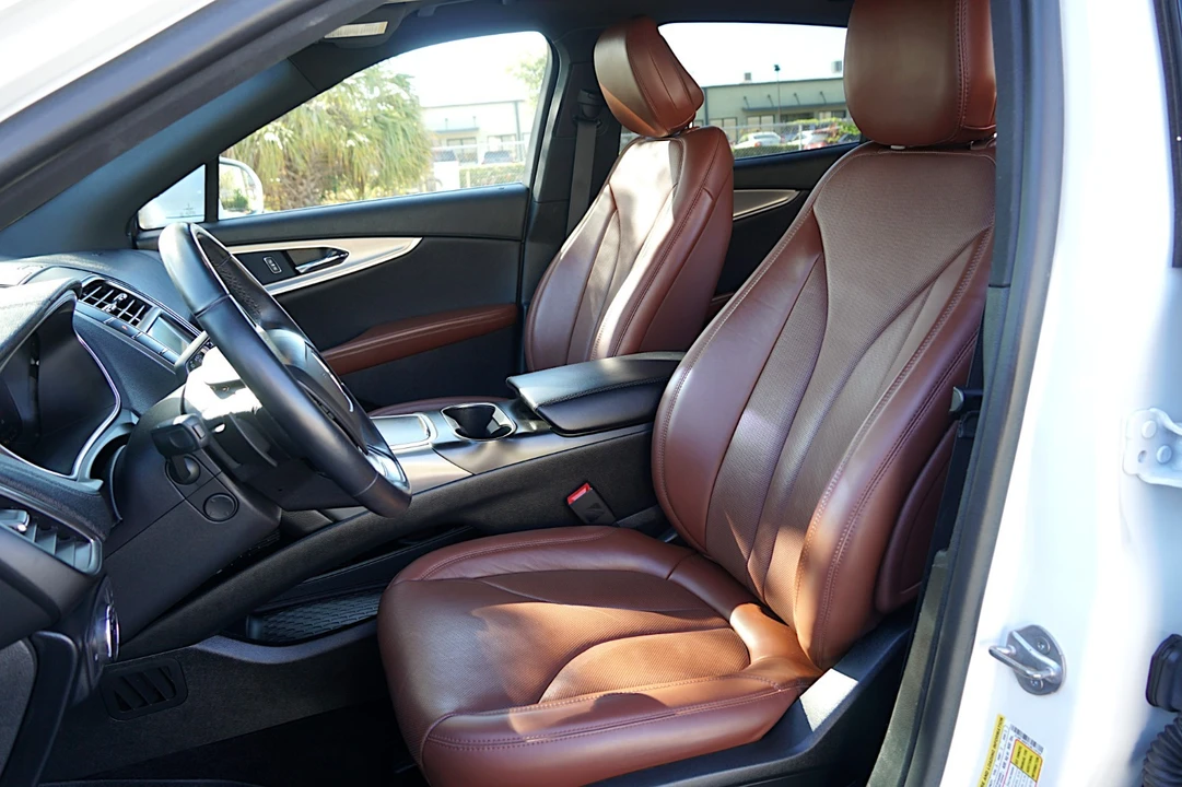 2020 Lincoln Nautilus - Image 19 of 21