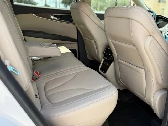2020 Lincoln Nautilus - Image 17 of 21