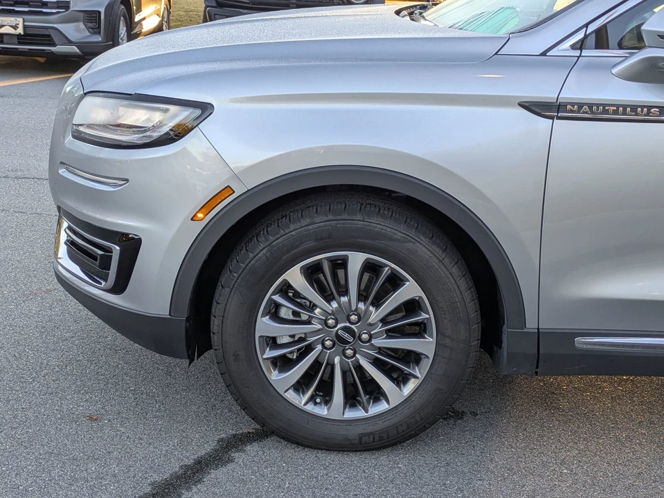 2020 Lincoln Nautilus - Image 11 of 12