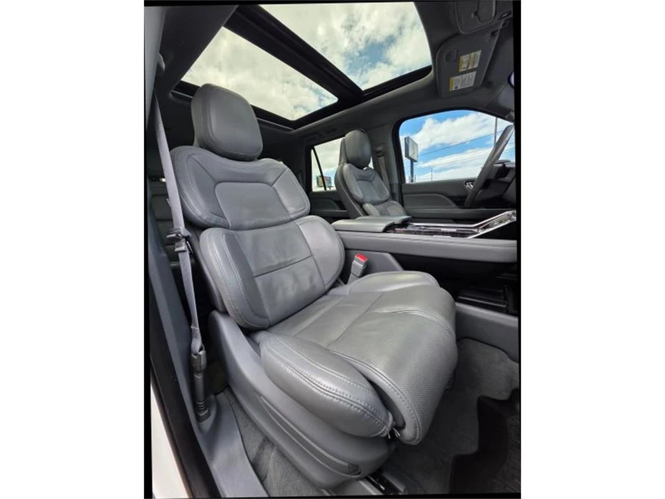 2020 Lincoln Navigator 4th Gen - Image 14 of 23