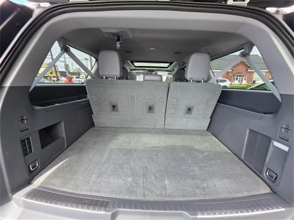 2020 Lincoln Navigator 4th Gen - Image 17 of 23