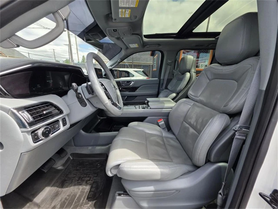 2020 Lincoln Navigator 4th Gen - Image 9 of 23
