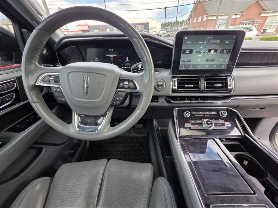 2020 Lincoln Navigator 4th Gen - Image 16 of 23