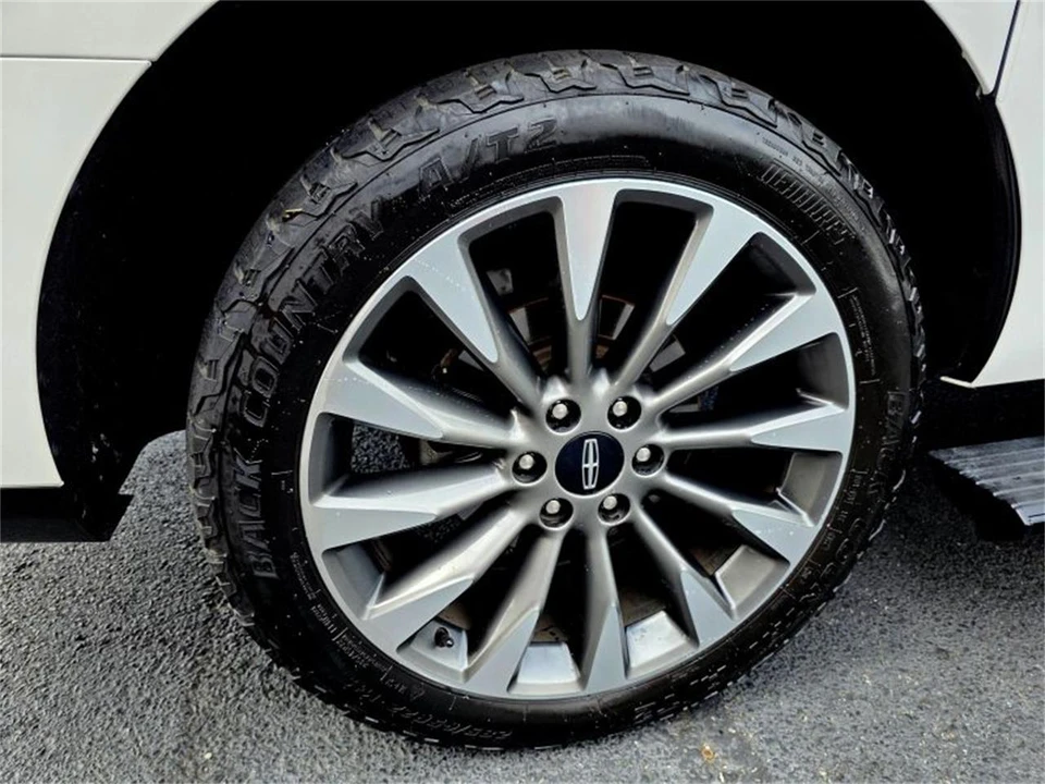 2020 Lincoln Navigator 4th Gen - Image 21 of 23