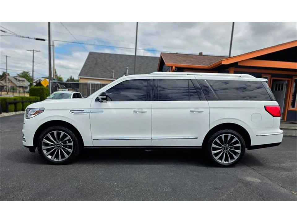 2020 Lincoln Navigator 4th Gen - Image 2 of 23
