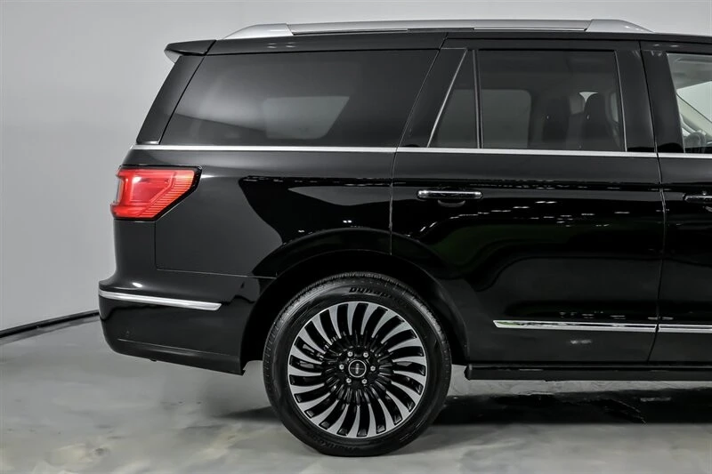 2020 Lincoln Navigator 4th Gen - Image 13 of 21