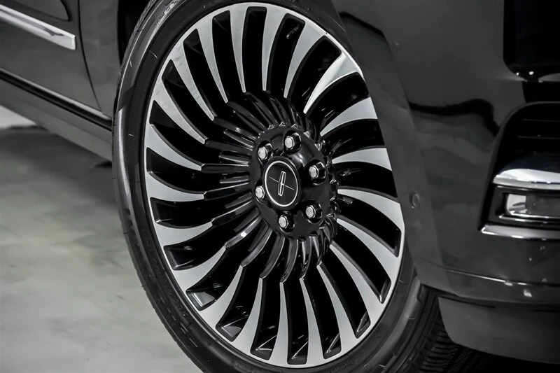 2020 Lincoln Navigator 4th Gen - Image 4 of 21