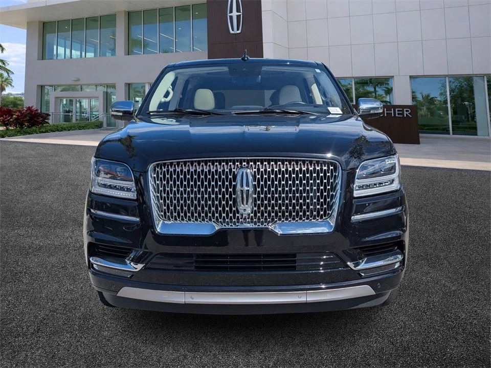 2020 Lincoln Navigator 4th Gen - Image 2 of 12