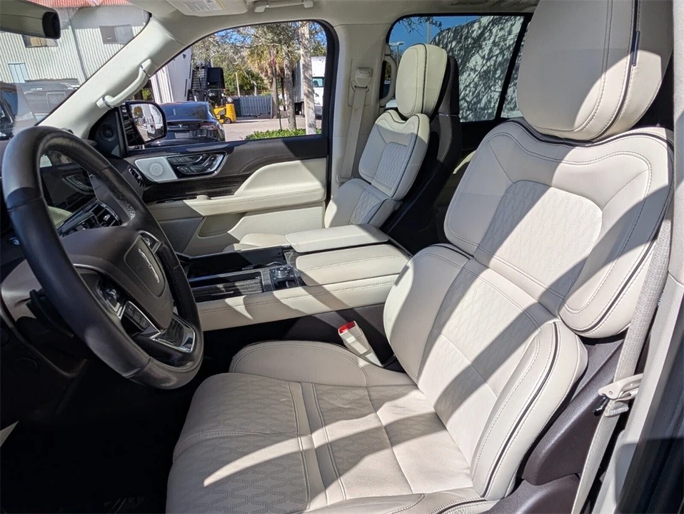 2020 Lincoln Navigator 4th Gen - Image 11 of 12