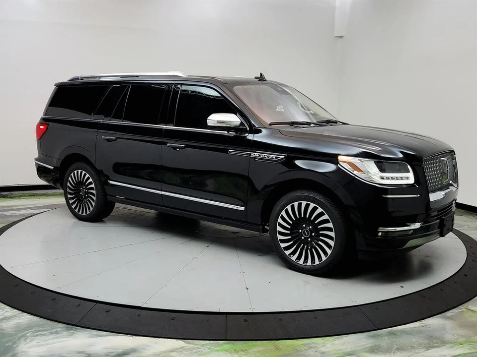 2020 Lincoln Navigator 4th Gen - Image 3 of 12