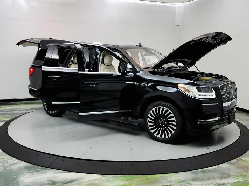 2020 Lincoln Navigator 4th Gen - Image 10 of 12