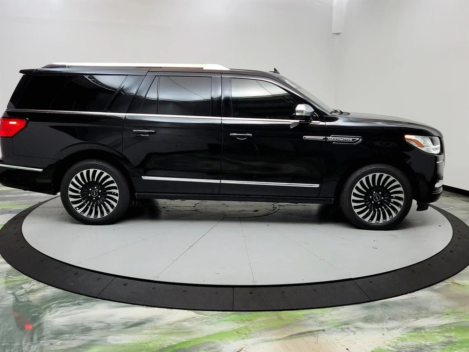 2020 Lincoln Navigator 4th Gen - Image 4 of 12