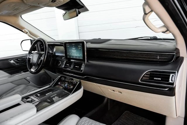 2020 Lincoln Navigator 4th Gen - Image 13 of 21