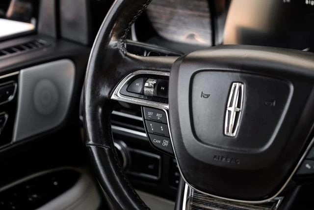 2020 Lincoln Navigator 4th Gen - Image 16 of 21