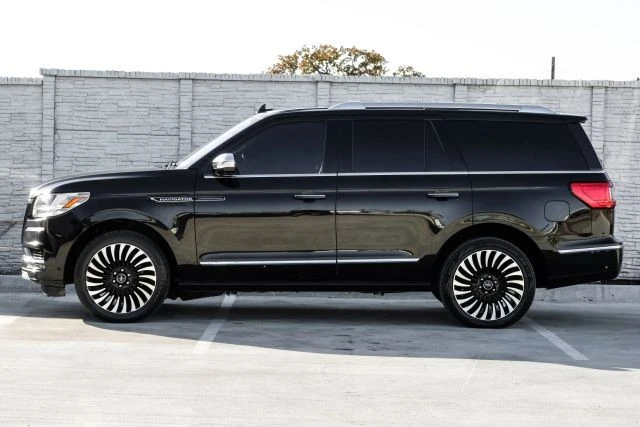 2020 Lincoln Navigator 4th Gen - Image 10 of 21
