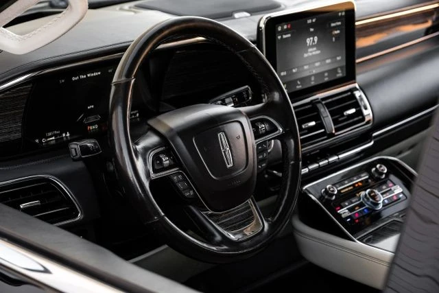 2020 Lincoln Navigator 4th Gen - Image 15 of 21