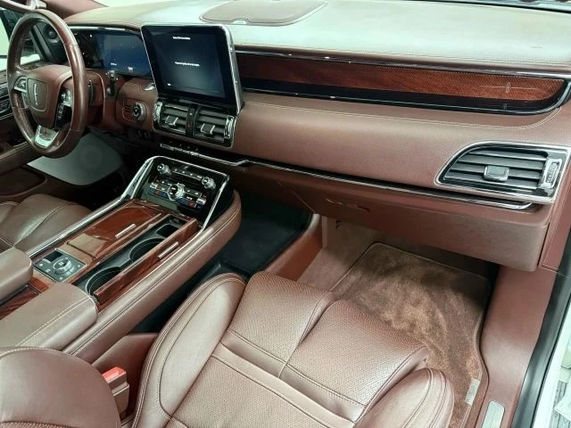 2020 Lincoln Navigator 4th Gen - Image 10 of 12