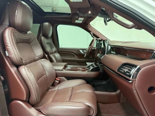 2020 Lincoln Navigator 4th Gen - Image 11 of 12
