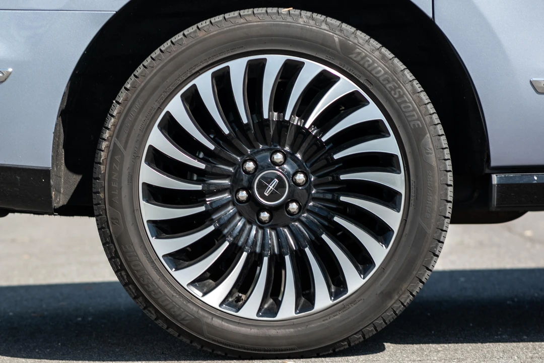 2020 Lincoln Navigator 4th Gen - Image 30 of 31