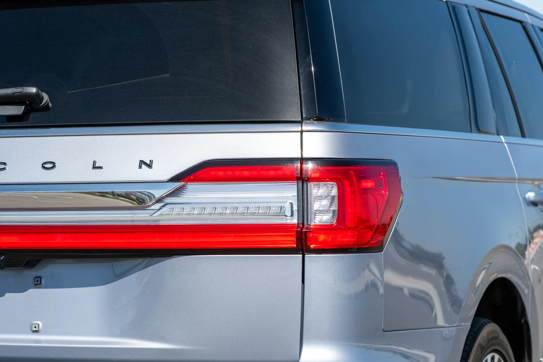 2020 Lincoln Navigator 4th Gen - Image 24 of 31