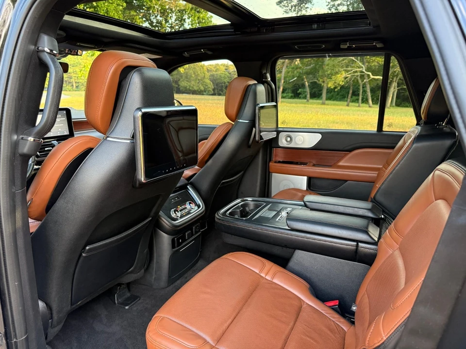 2020 Lincoln Navigator 4th Gen - Image 9 of 21