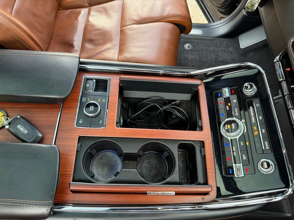 2020 Lincoln Navigator 4th Gen - Image 6 of 21