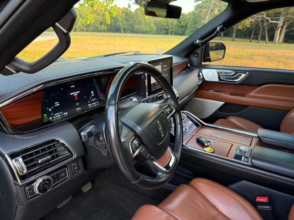 2020 Lincoln Navigator 4th Gen - Image 11 of 21
