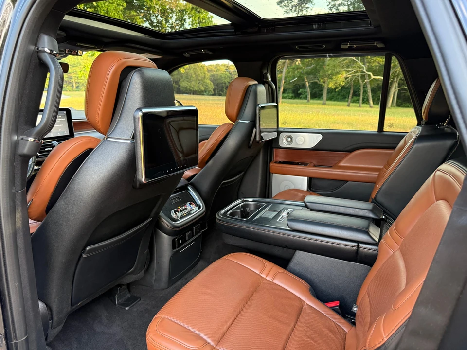 2020 Lincoln Navigator 4th Gen - Image 28 of 31