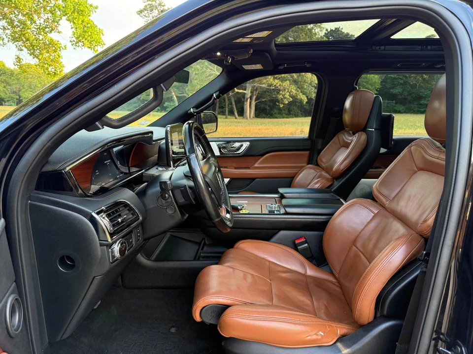 2020 Lincoln Navigator 4th Gen - Image 27 of 31