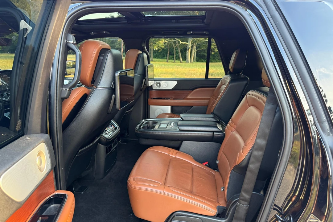 2020 Lincoln Navigator 4th Gen - Image 25 of 31