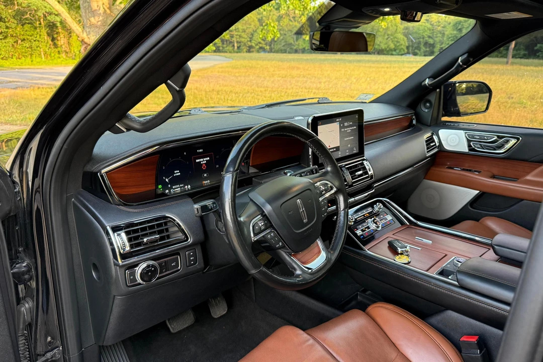 2020 Lincoln Navigator 4th Gen - Image 23 of 31