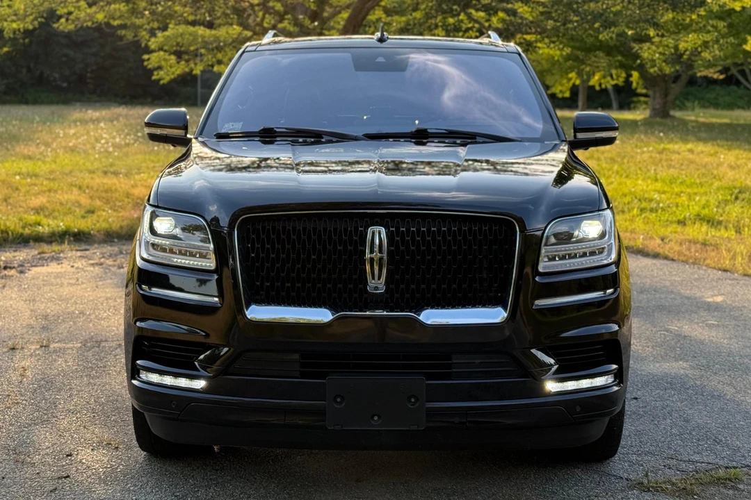 2020 Lincoln Navigator 4th Gen - Image 2 of 31