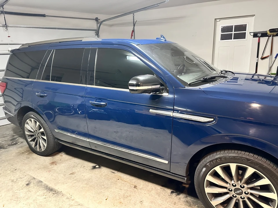 2020 Lincoln Navigator 4th Gen - Image 2 of 11