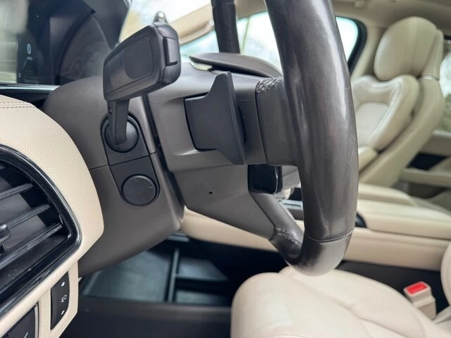 2020 Lincoln Navigator 4th Gen - Image 15 of 21