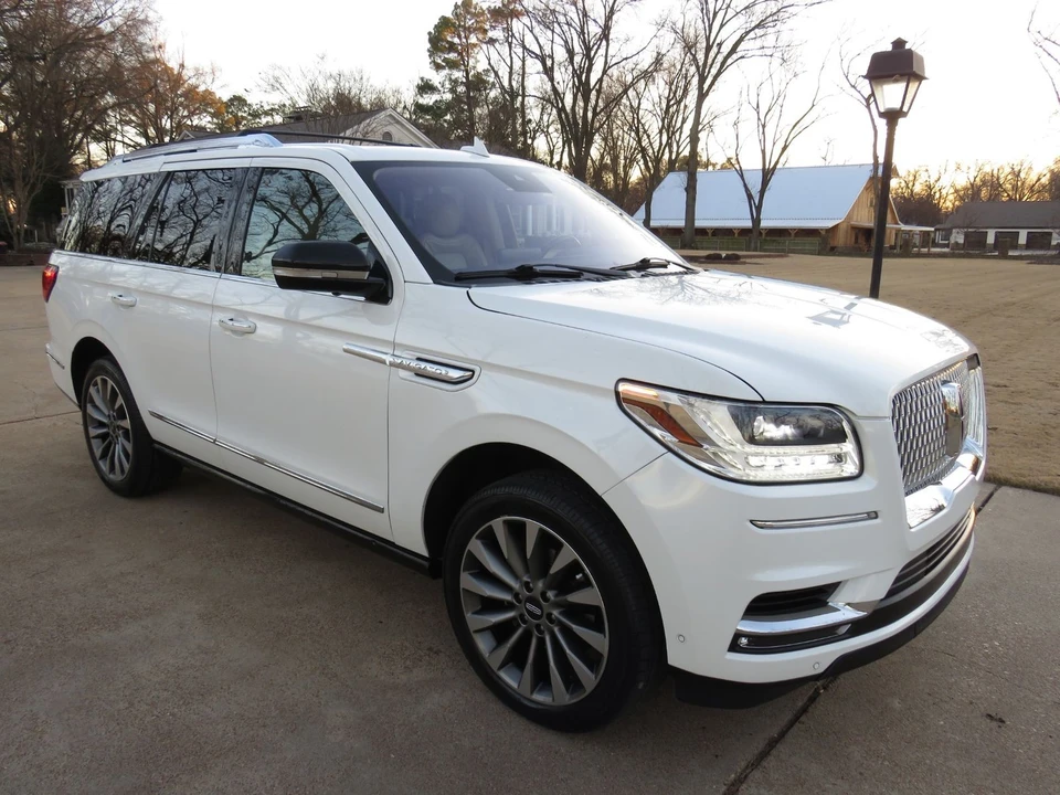 2020 Lincoln Navigator 4th Gen - Image 3 of 12